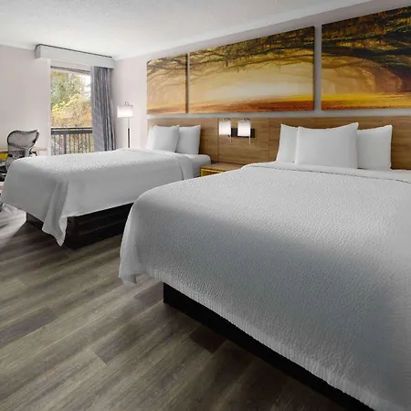 Days Inn By Wyndham Hinesville Near Fort Stewart, Newly Renovated, Free Hot Breakfast, Restaurant And Bar Exterior foto
