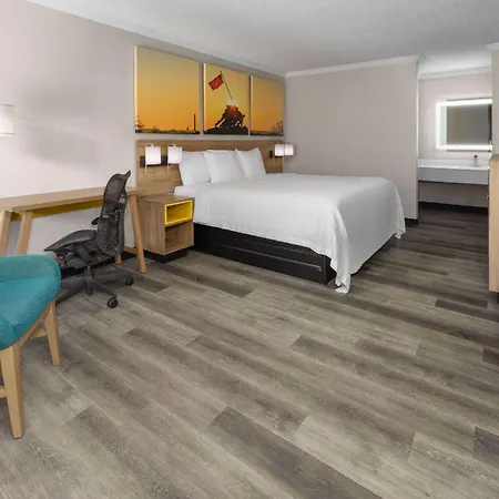 Days Inn By Wyndham Hinesville Near Fort Stewart, Newly Renovated, Free Hot Breakfast, Restaurant And Bar Exterior foto