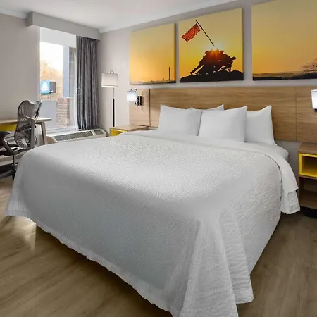 Days Inn By Wyndham Hinesville Near Fort Stewart, Newly Renovated, Free Hot Breakfast, Restaurant And Bar Exterior foto