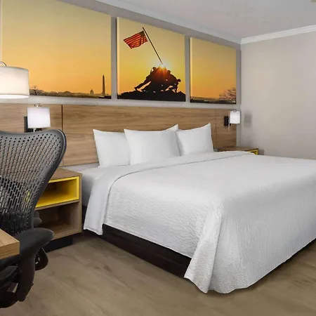 Days Inn By Wyndham Hinesville Near Fort Stewart, Newly Renovated, Free Hot Breakfast, Restaurant And Bar Exterior foto