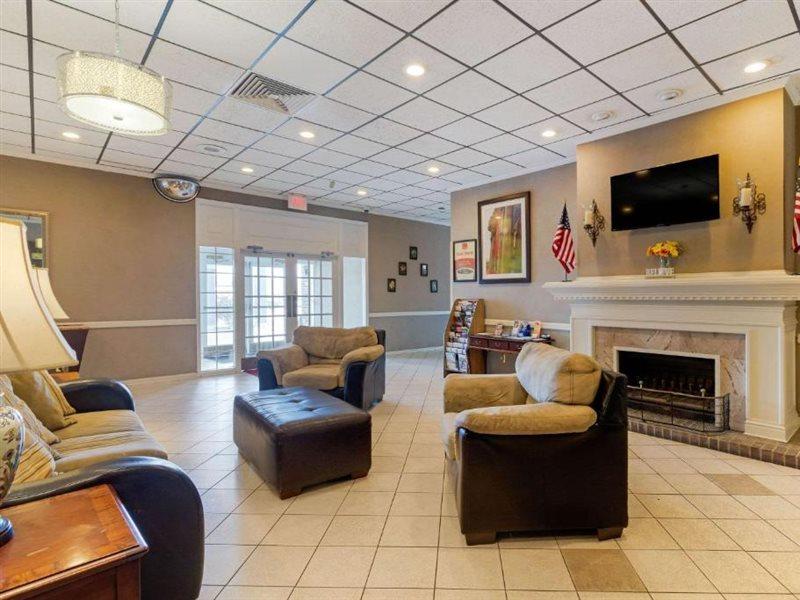 Hotel Days By Wyndham Near Stewart, Newly Renovated, Free Hot Breakfast, Restaurant And Bar 2*