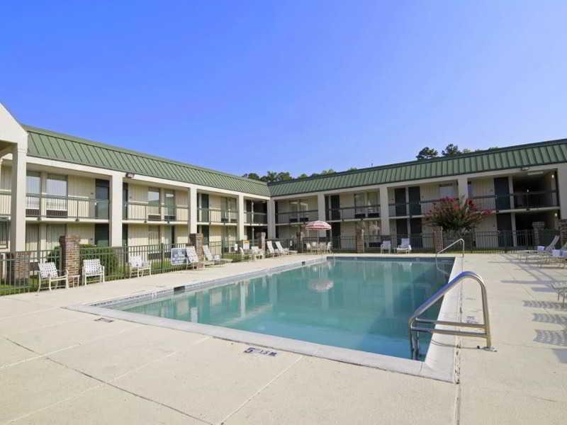 Hotel Days By Wyndham Near Stewart, Newly Renovated, Free Hot Breakfast, Restaurant And Bar