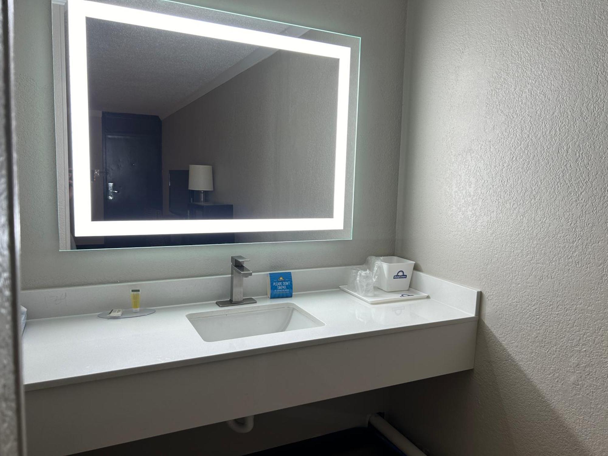 Hotel Days By Wyndham Near Stewart, Newly Renovated, Free Hot Breakfast, Restaurant And Bar 2*