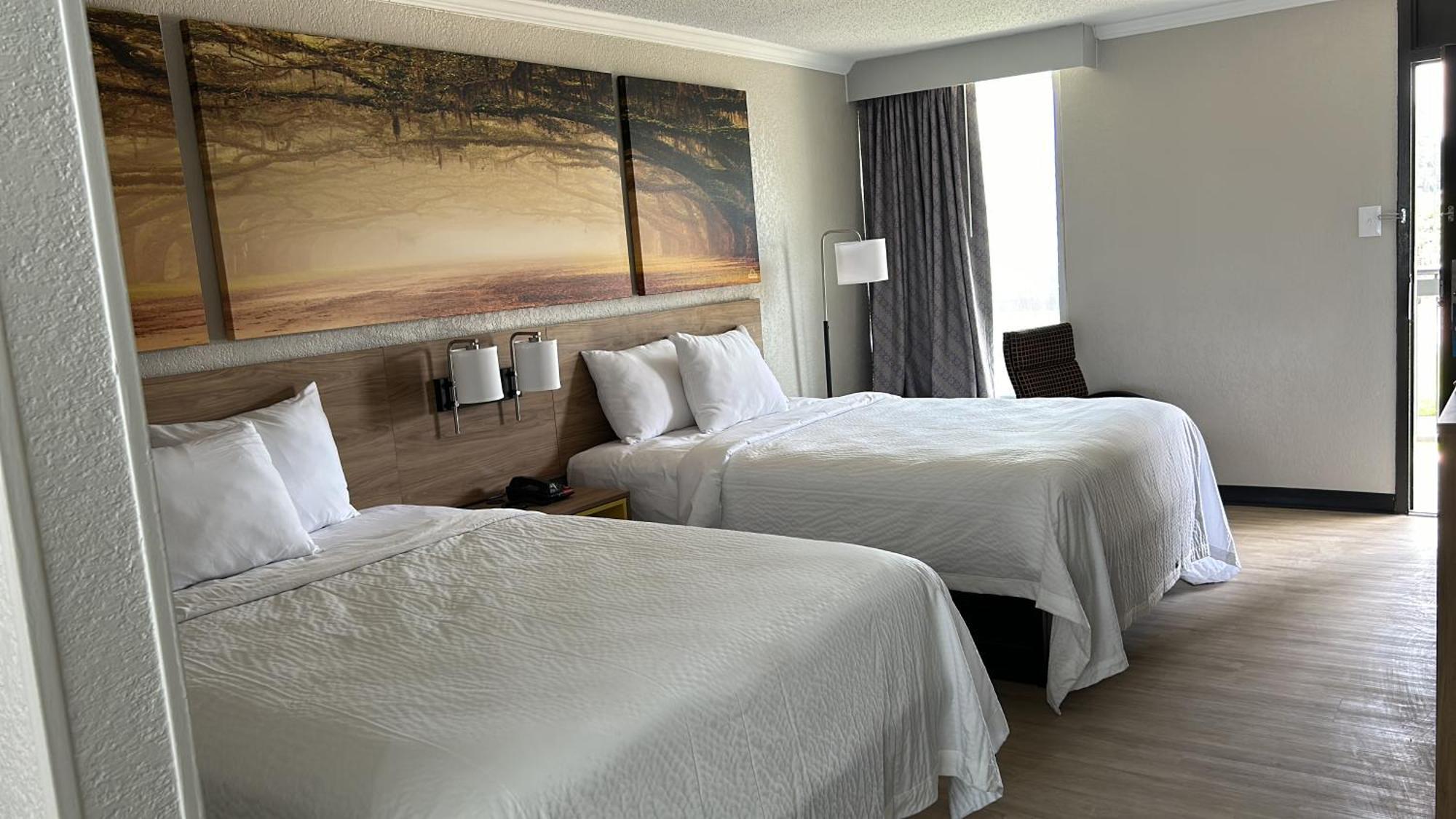 Days By Wyndham Near Stewart, Newly Renovated, Free Hot Breakfast, Restaurant And Bar Hinesville