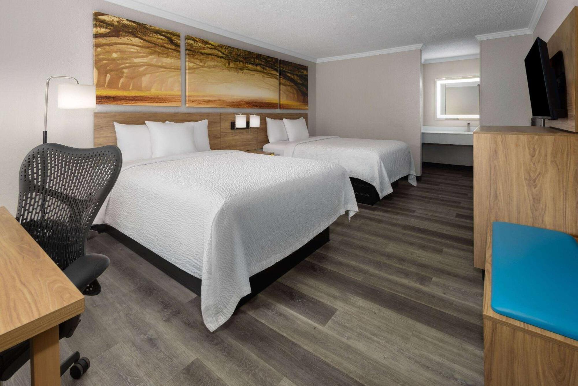 Days By Wyndham Near Stewart, Newly Renovated, Free Hot Breakfast, Restaurant And Bar Hotel Hinesville