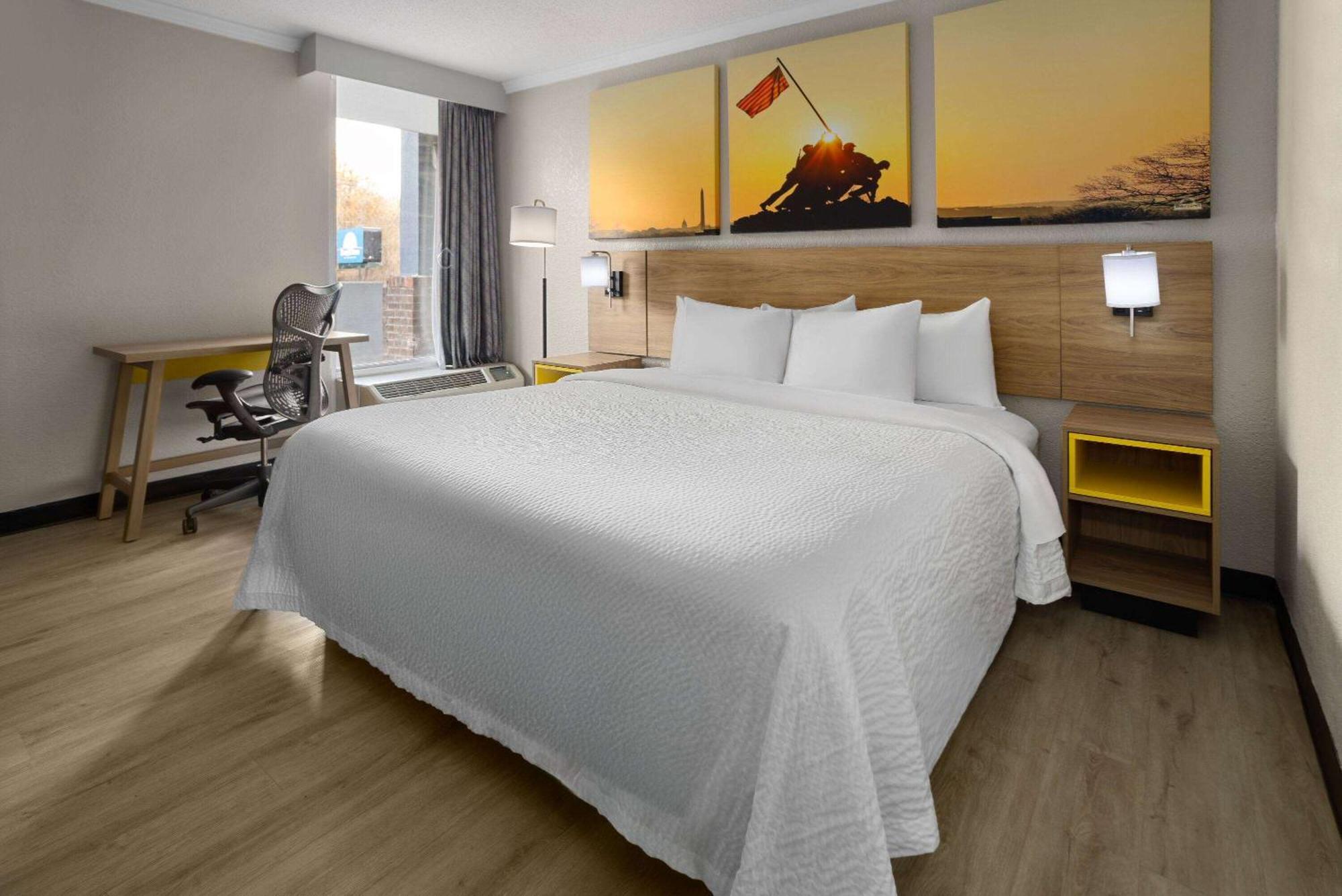 Days By Wyndham Near Stewart, Newly Renovated, Free Hot Breakfast, Restaurant And Bar Hinesville