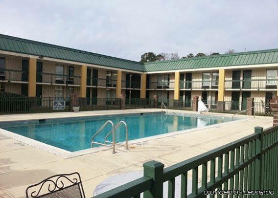 Days By Wyndham Near Stewart, Newly Renovated, Free Hot Breakfast, Restaurant And Bar Hotel 2*