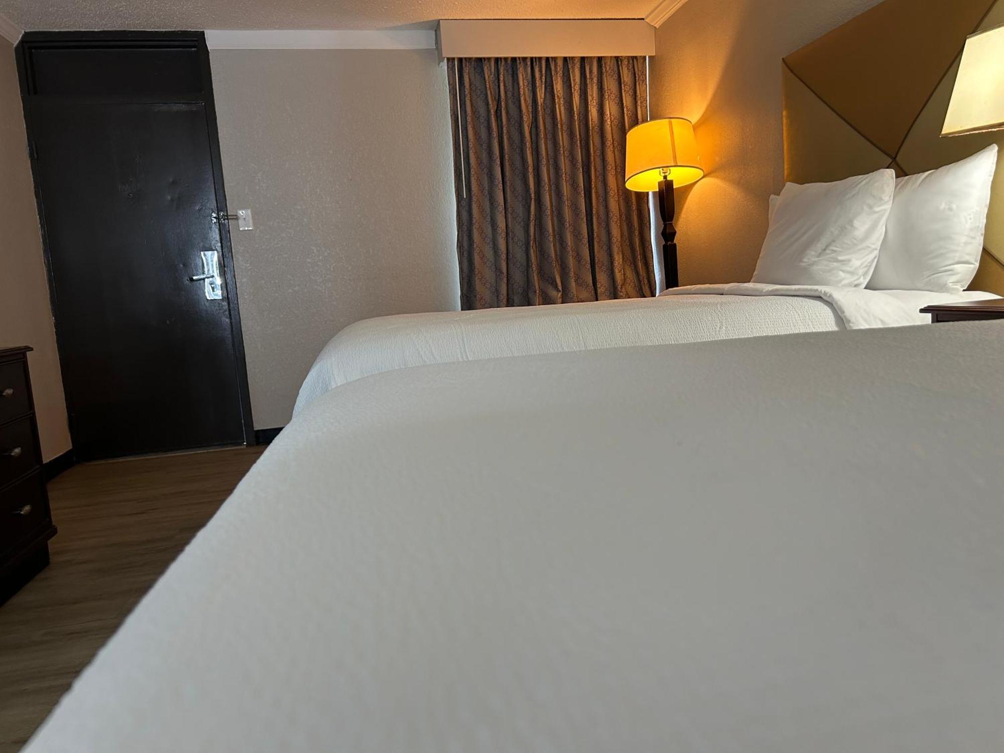 Days By Wyndham Near Stewart, Newly Renovated, Free Hot Breakfast, Restaurant And Bar 2*