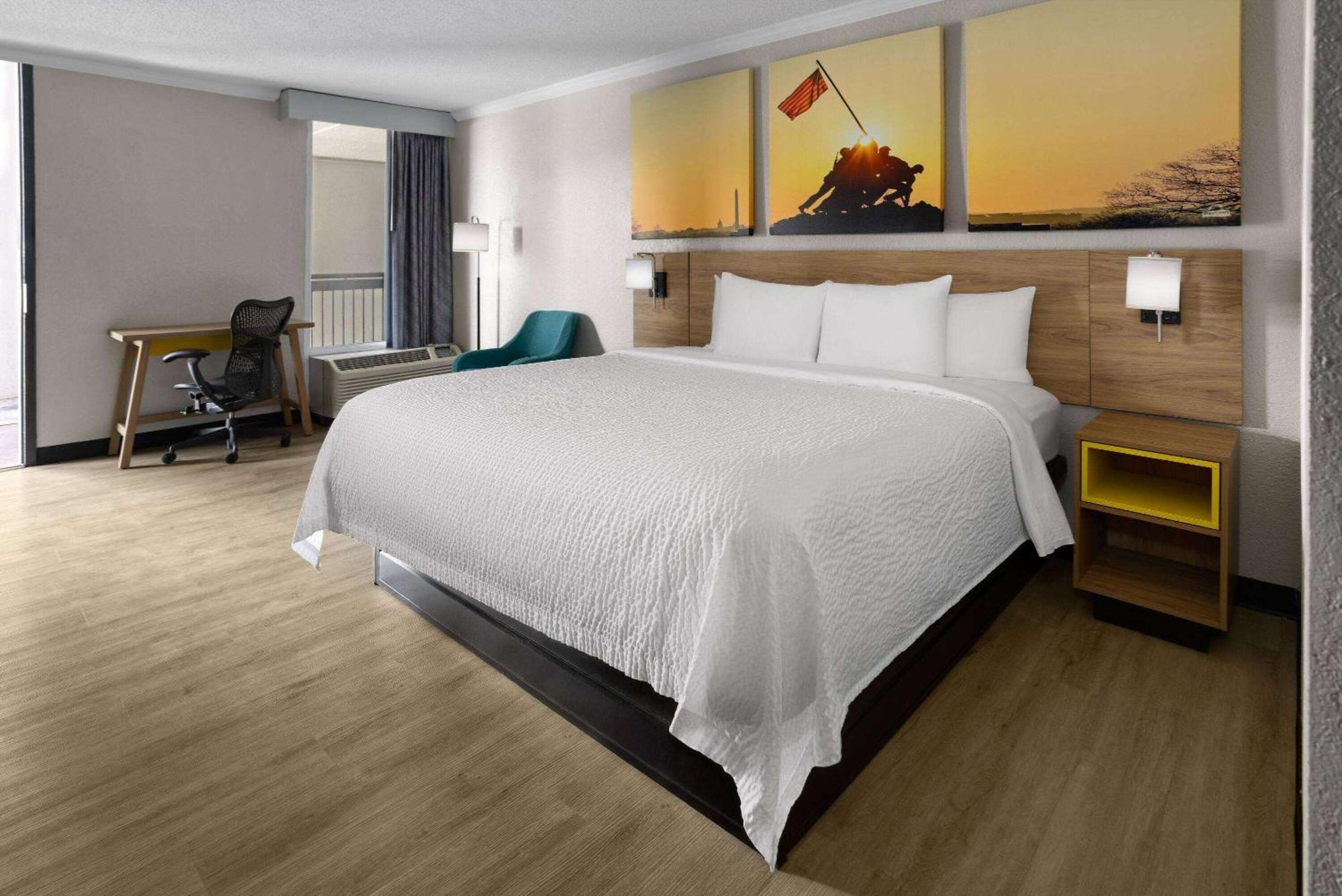 Days By Wyndham Near Stewart, Newly Renovated, Free Hot Breakfast, Restaurant And Bar Hotel Hinesville