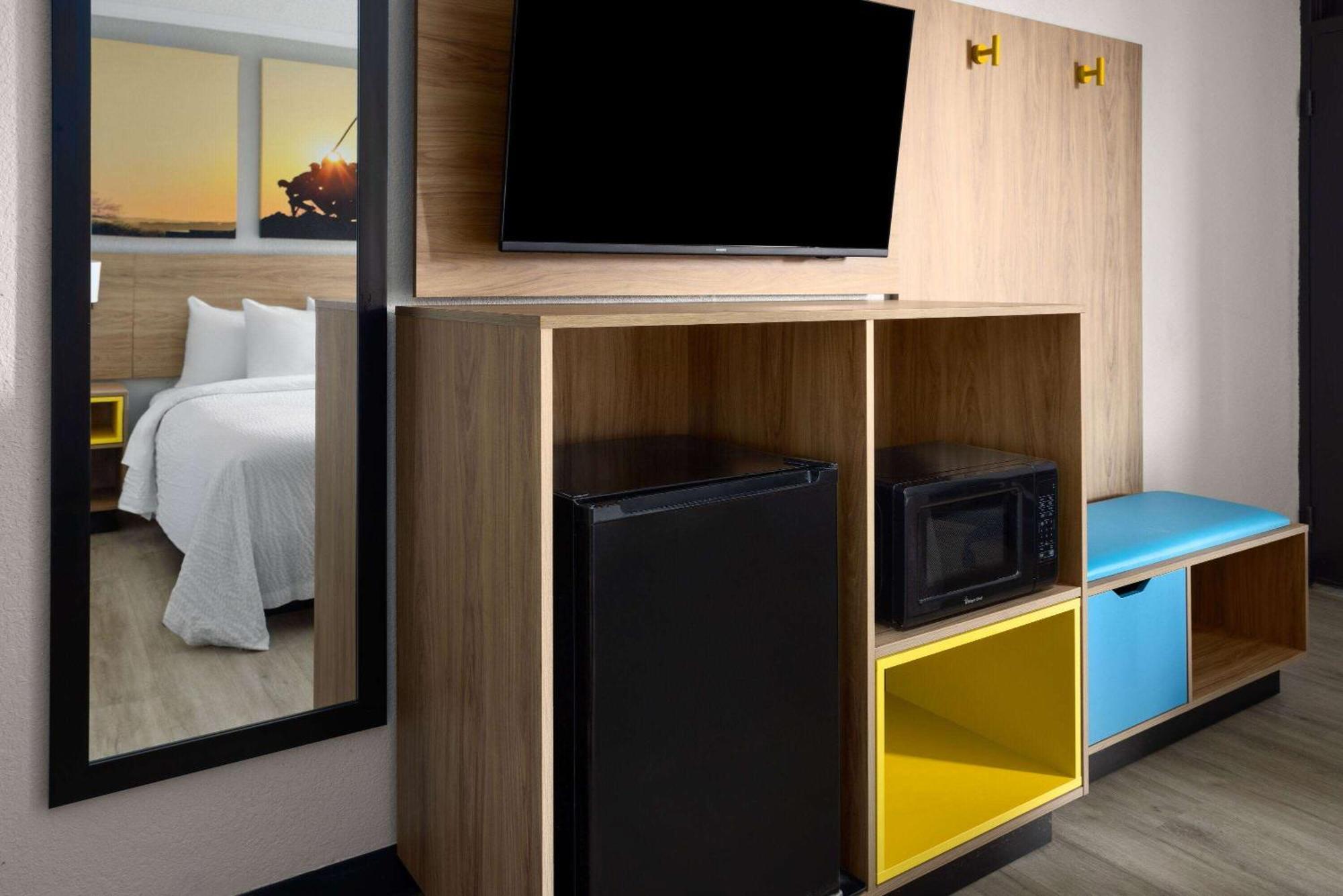 Days By Wyndham Near Stewart, Newly Renovated, Free Hot Breakfast, Restaurant And Bar 2*