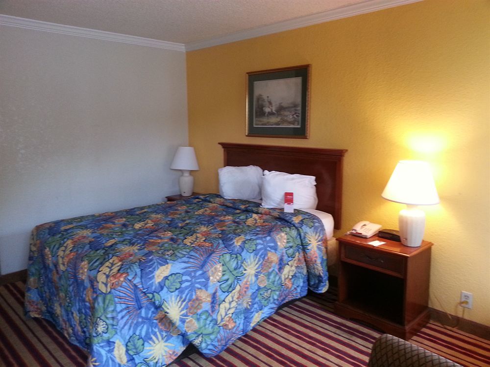 Hotel Days By Wyndham Near Stewart, Newly Renovated, Free Hot Breakfast, Restaurant And Bar